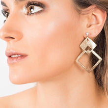 Load image into Gallery viewer, Diamond Cut Earrings
